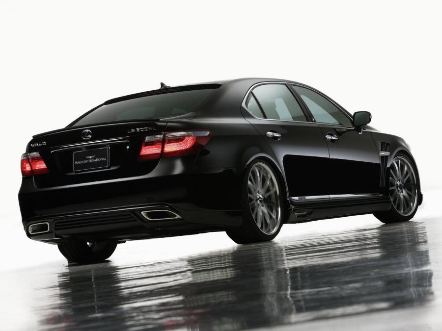  Lexus LS600h L by Wald 2007 года  (фото 2 из 2)